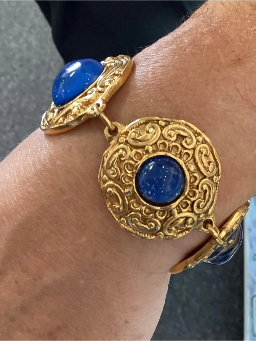 Pre Owned CHANEL Gold-Tone Bracelet with Blue Cabochons - Picture 4 of 16